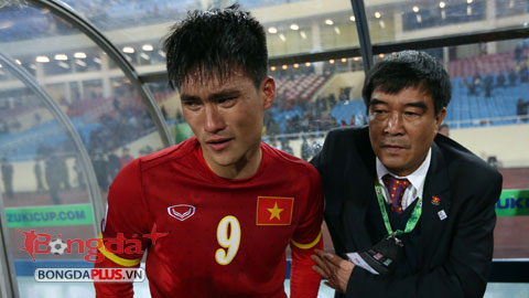 Những hình ảnh trận Việt Nam 2-4 Malaysia: Nước mắt Công Vinh Những hình ảnh trận Việt Nam 2-4 Malaysia: Nước mắt Công Vinh