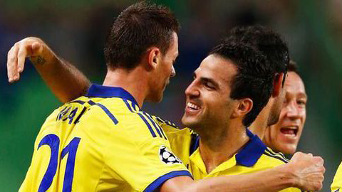 Sự khác biệt nhiệm vụ giữa Fabregas và Matic tại Chelsea Sự khác biệt nhiệm vụ giữa Fabregas và Matic tại Chelsea