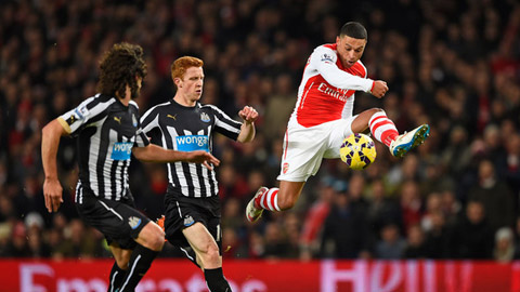 Vì sao Ox-Chamberlain là mối đe dọa lớn nhất với Liverpool? Vì sao Ox-Chamberlain là mối đe dọa lớn nhất với Liverpool?