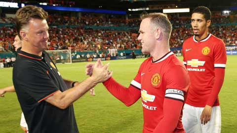 Rooney đang thực hiện quá tốt triết lý của Van Gaal Rooney đang thực hiện quá tốt triết lý của Van Gaal