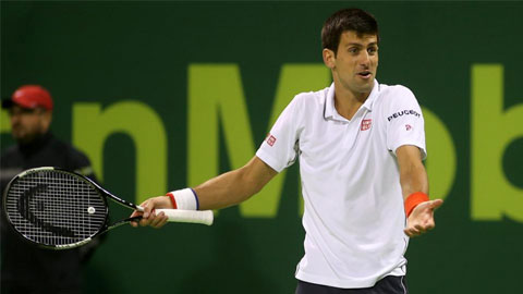 Djokovic ôm hận tại Qatar Open, Federer suýt thua ở Brisbane Djokovic ôm hận tại Qatar Open, Federer suýt thua ở Brisbane