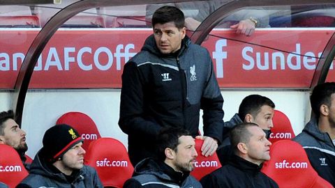 Liverpool có nguy cơ mất Gerrard ở đại chiến với Chelsea Liverpool có nguy cơ mất Gerrard ở đại chiến với Chelsea