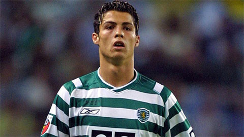 Ronaldo từng bị nhắc về thói lạm dụng rê rắt Ronaldo từng bị nhắc về thói lạm dụng rê rắt
