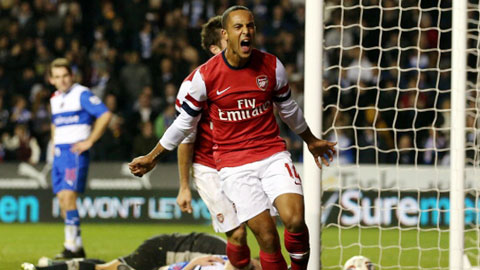 Ngoài Sanchez, Walcott cũng là cứu tinh của Arsenal thời gian tới? Ngoài Sanchez, Walcott cũng là cứu tinh của Arsenal thời gian tới?