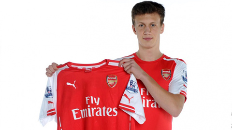 Arsenal đón tân binh Krystian Bielik Arsenal đón tân binh Krystian Bielik
