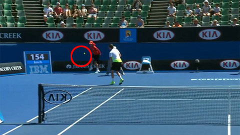 Australian Open: Khổ như nhặt banh quần vợt! Australian Open: Khổ như nhặt banh quần vợt!