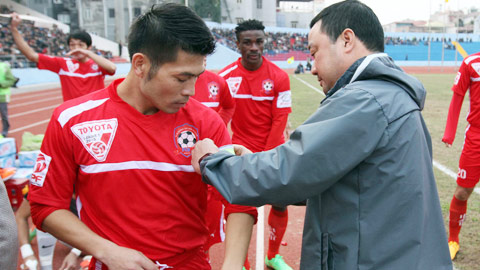 HLV Trương Việt Hoàng: Sức bật từ… “người cầm lái” HLV Trương Việt Hoàng: Sức bật từ… “người cầm lái”