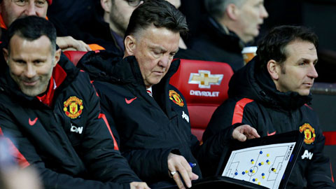 Van Gaal “nổi da gà” khi nhìn M.U chơi 4-4-2 Van Gaal “nổi da gà” khi nhìn M.U chơi 4-4-2