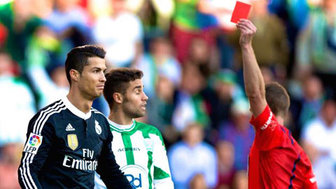 Thẻ đỏ của Ronaldo: Giận dữ hay ác ý? Thẻ đỏ của Ronaldo: Giận dữ hay ác ý?