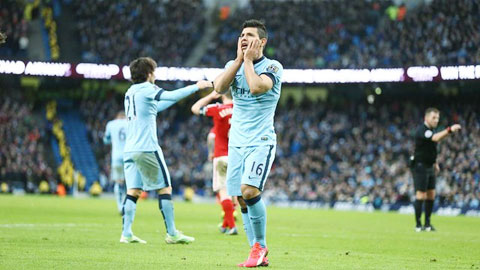 Tiền đạo Man City không biết ghi bàn Tiền đạo Man City không biết ghi bàn
