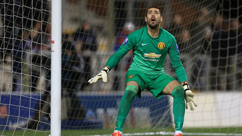Để lọt lưới, Valdes vẫn ra mắt M.U với một chiến thắng Để lọt lưới, Valdes vẫn ra mắt M.U với một chiến thắng