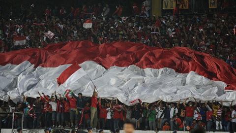 Để CĐV làm loạn, ĐT Indonesia bị phạt nặng ở vòng loại World Cup 2018 Để CĐV làm loạn, ĐT Indonesia bị phạt nặng ở vòng loại World Cup 2018
