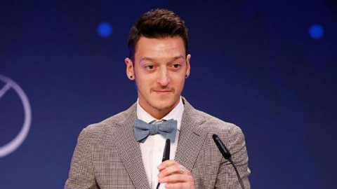 Oezil giành giải thưởng Đại sứ bóng đá Đức Oezil giành giải thưởng Đại sứ bóng đá Đức