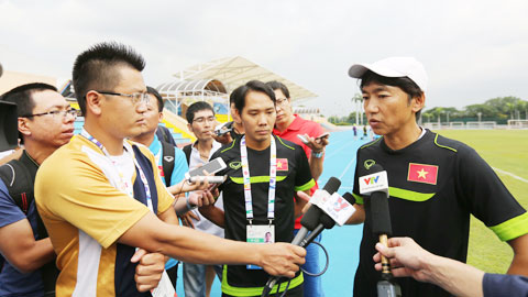 HLV Toshiya Miura: “Tôi chỉ quan tâm đến mục tiêu phía trước” HLV Toshiya Miura: “Tôi chỉ quan tâm đến mục tiêu phía trước”