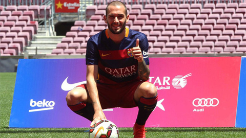 Tân binh Aleix Vidal chờ sang năm mới được thi đấu cho Barca Tân binh Aleix Vidal chờ sang năm mới được thi đấu cho Barca