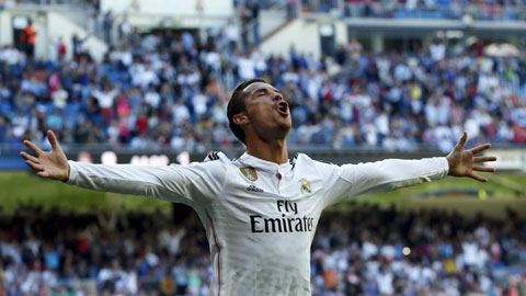 Vì sao Ronaldo hợp đá trung phong? Vì sao Ronaldo hợp đá trung phong?