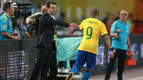 Copa America 2015: Khi hàng hiệu thành hàng chợ Copa America 2015: Khi hàng hiệu thành hàng chợ