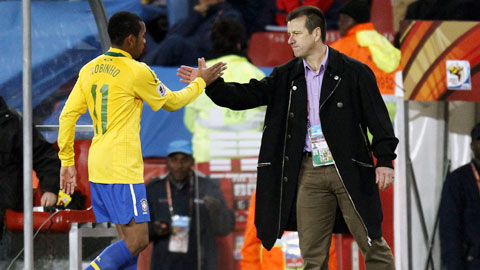 Tứ kết Copa America Brazil vs Paraguay: Dunga cùng Robinho mơ về quá khứ Tứ kết Copa America Brazil vs Paraguay: Dunga cùng Robinho mơ về quá khứ
