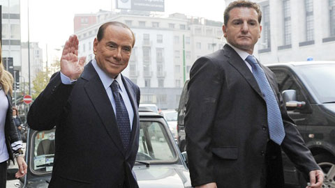 Berlusconi chuẩn bị ra vành móng ngựa Berlusconi chuẩn bị ra vành móng ngựa