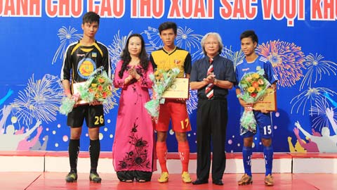 Câu chuyện bóng đá: Nỗi niềm mồ côi Câu chuyện bóng đá: Nỗi niềm mồ côi