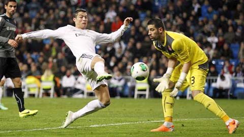 Real mua Casilla: 3 triệu euro mua dự bị cho... De Gea Real mua Casilla: 3 triệu euro mua dự bị cho... De Gea