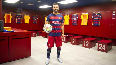 Arda Turan: “Thần tượng của tôi chính là Iniesta” Arda Turan: “Thần tượng của tôi chính là Iniesta”