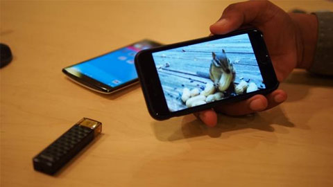 Kết nối không dây giữa smartphone và máy tính dùng thẻ USB của SanDisk Kết nối không dây giữa smartphone và máy tính dùng thẻ USB của SanDisk