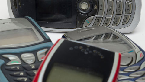 Đừng coi thường điện thoại ‘cục gạch’ Nokia, Motorola Đừng coi thường điện thoại ‘cục gạch’ Nokia, Motorola