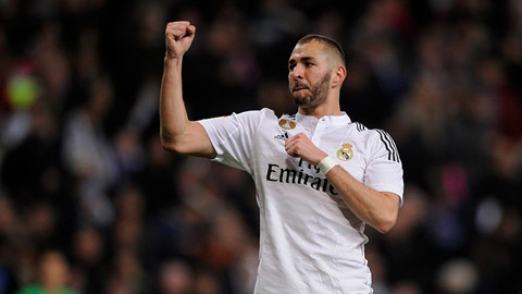 Benzema sẽ là 'vật tế thần' của Real Hè này? Benzema sẽ là 'vật tế thần' của Real Hè này?