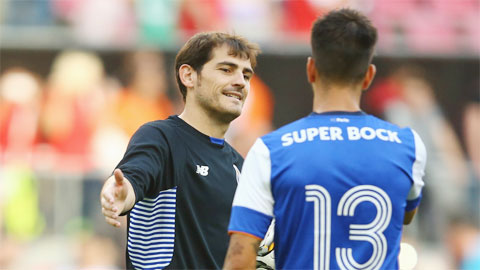 Cản penalty, Casillas sắm vai người hùng trong chiến thắng của Porto Cản penalty, Casillas sắm vai người hùng trong chiến thắng của Porto