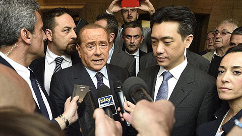 Berlusconi bán gần nửa quyền sở hữu Milan cho doanh nhân Thái Berlusconi bán gần nửa quyền sở hữu Milan cho doanh nhân Thái