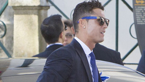 Ronaldo, James Rodriguez xúng xính đi dự đám cưới ‘siêu cò’ Jorge Mendes Ronaldo, James Rodriguez xúng xính đi dự đám cưới ‘siêu cò’ Jorge Mendes