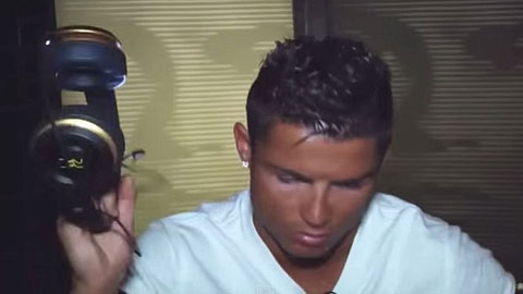 Ronaldo văng tục khi nói về FIFA Ronaldo văng tục khi nói về FIFA