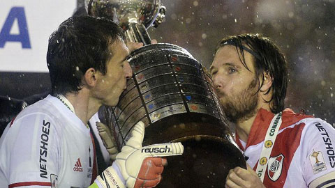 River Plate lần thứ 3 lên ngôi ở Copa Libertadores River Plate lần thứ 3 lên ngôi ở Copa Libertadores