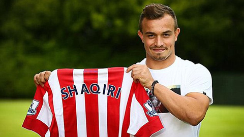 Stoke chiêu mộ thành công ‘Messi Thụy Sĩ’ với giá kỉ lục Stoke chiêu mộ thành công ‘Messi Thụy Sĩ’ với giá kỉ lục