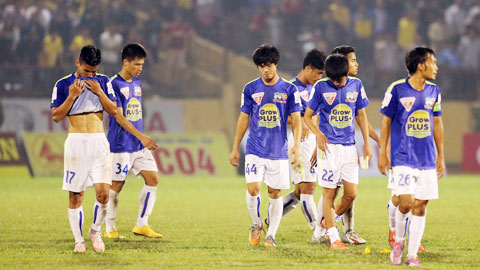 V.League: Tỷ phú hết tiền, ngôi sao trụ hạng V.League: Tỷ phú hết tiền, ngôi sao trụ hạng
