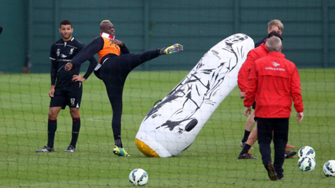 Liverpool phải trả bộn tiền cho 'lòng trung thành' của Balotelli Liverpool phải trả bộn tiền cho 'lòng trung thành' của Balotelli