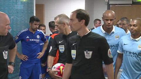 Bị chơi xấu, Diego Costa tìm mọi cách trả đũa Fernandinho Bị chơi xấu, Diego Costa tìm mọi cách trả đũa Fernandinho