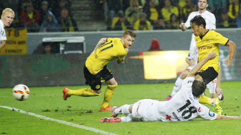 Kagawa tỏa sáng trước Hertha: Sự trở lại của "Tsubasa" Kagawa tỏa sáng trước Hertha: Sự trở lại của "Tsubasa"