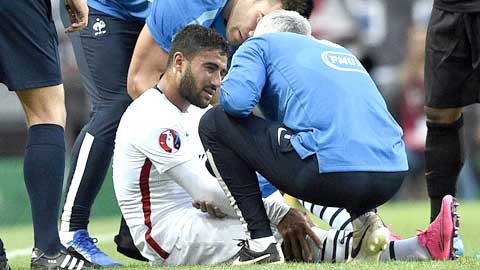ĐT Pháp và CLB Lyon 'méo mặt' vì Fekir nghỉ 6 tháng bởi chấn thương ĐT Pháp và CLB Lyon 'méo mặt' vì Fekir nghỉ 6 tháng bởi chấn thương