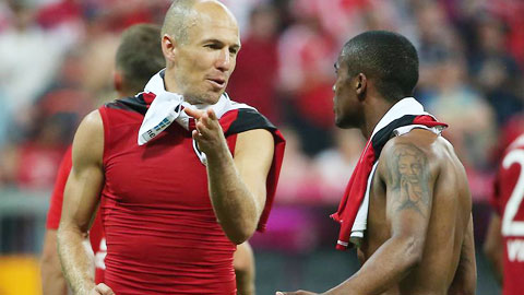 Robben chỉ trích Douglas Costa: Sóng ngầm ở Bayern Robben chỉ trích Douglas Costa: Sóng ngầm ở Bayern