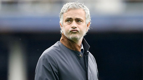 Mọi thứ đều đang chống lại Mourinho ở Chelsea Mọi thứ đều đang chống lại Mourinho ở Chelsea