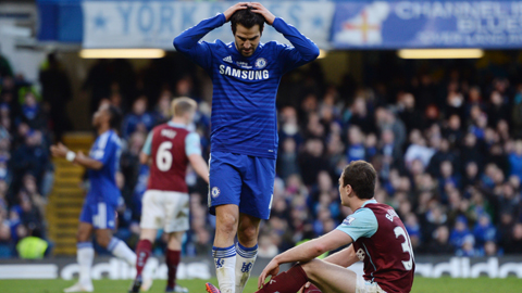 Fabregas, từ người hùng thành gánh nặng Fabregas, từ người hùng thành gánh nặng