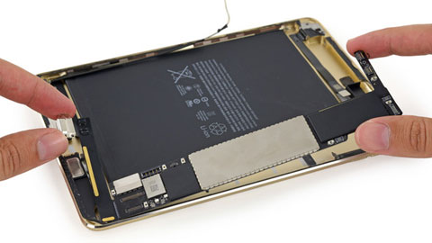 "Mổ" iPad mini 4: Pin ít hơn khoảng 30%, RAM gấp đôi thế hệ cũ "Mổ" iPad mini 4: Pin ít hơn khoảng 30%, RAM gấp đôi thế hệ cũ