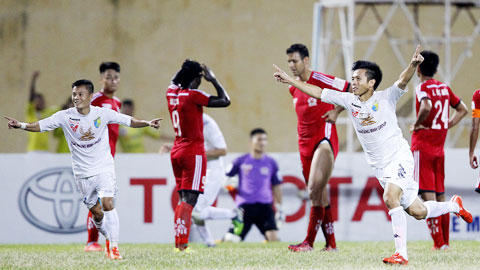 HLV Phan Thanh Hùng: “Chân sút nội thăng hoa, các ĐTQG được lợi” HLV Phan Thanh Hùng: “Chân sút nội thăng hoa, các ĐTQG được lợi”