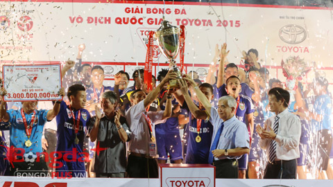Chùm ảnh: Nụ cười B.Bình Dương, nước mắt Đồng Nai Chùm ảnh: Nụ cười B.Bình Dương, nước mắt Đồng Nai