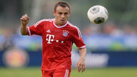 Arsenal bị hậu vệ Bayern Munich khước từ Arsenal bị hậu vệ Bayern Munich khước từ