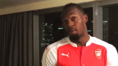 "Tia chớp" Usain Bolt mặc áo Arsenal vì đã hết yêu M.U? "Tia chớp" Usain Bolt mặc áo Arsenal vì đã hết yêu M.U?