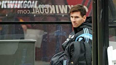 Messi khó xử vì ĐT Argentina Messi khó xử vì ĐT Argentina