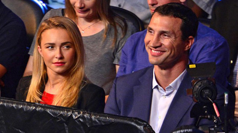 "Tiến sỹ búa thép" Klitschko từ chối so găng vì bạn gái bị trầm cảm "Tiến sỹ búa thép" Klitschko từ chối so găng vì bạn gái bị trầm cảm